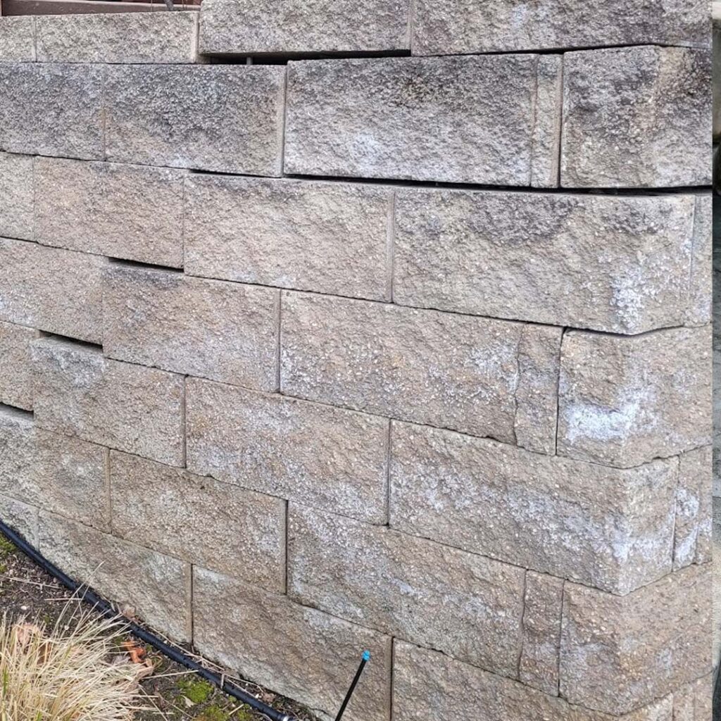 retaining-wall-kelowna-in-need-of-repair