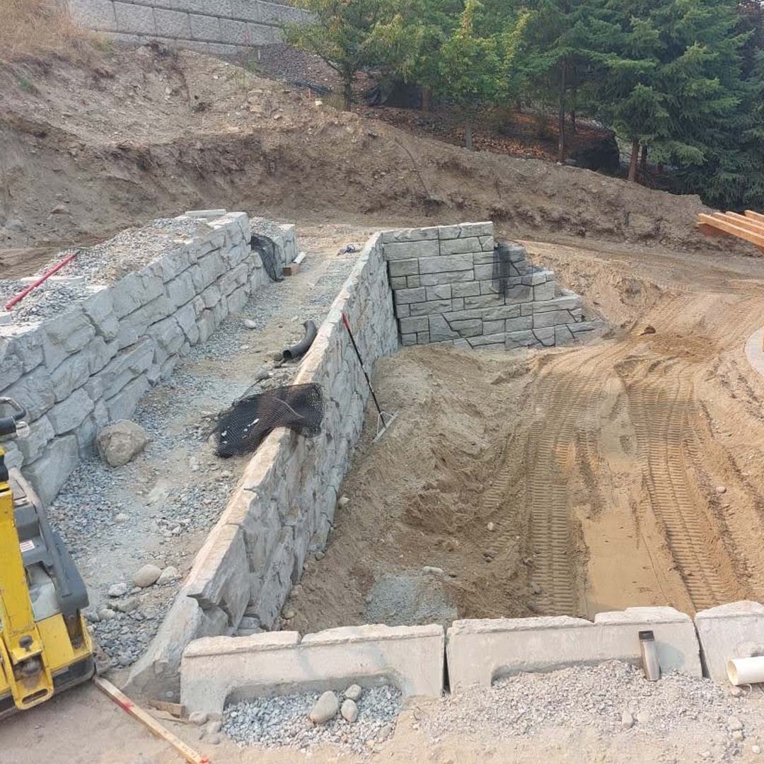 You are currently viewing Choosing the Right Retaining Wall Blocks in Kelowna