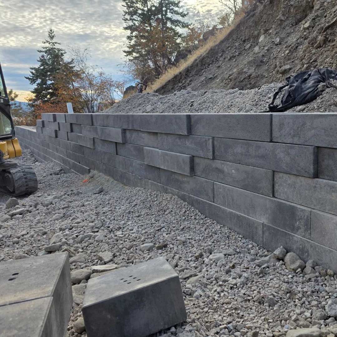 You are currently viewing Block Wall Builders Near Me That Create Functional Retaining Solutions